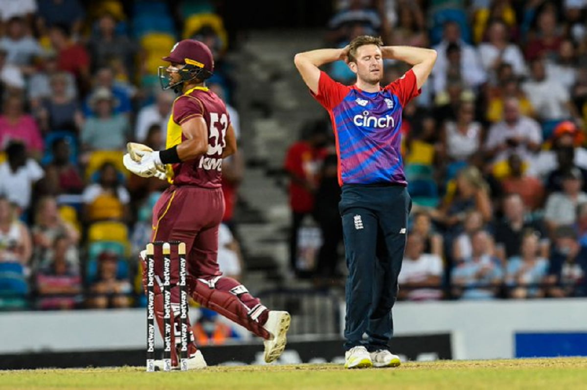 WIvsENG : वेस्टइंडीज के सामने इंग्लैंड ने टेके घुटने, पहले T20 में WI ने इंग्लैंड को 9 विकेट से रौंदा 