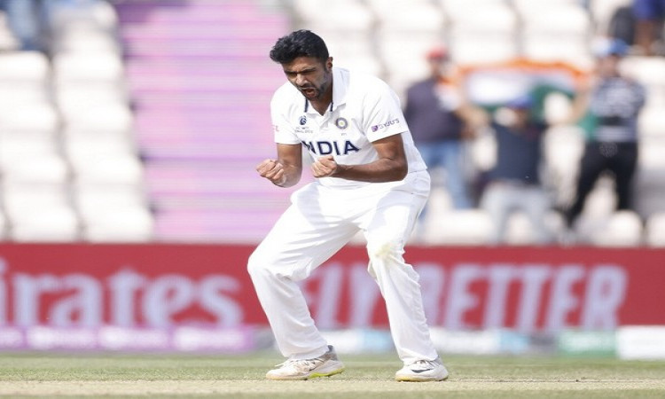 IND vs SA: Ravichandran Ashwin Achieves Unique Feats After Picking a 'Special' Wicket in Johannesbur