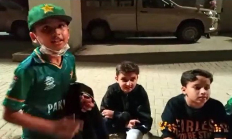 Cricket Image for VIDEO : मासूम बच्चों ने काटा बवाल, स्टेडियम में नहीं मिली एंट्री तो लगाया धरना