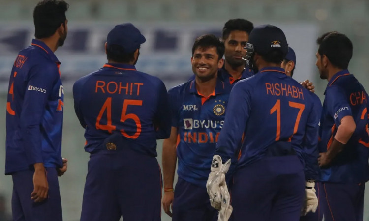 IND vs WI,1sT T20I: बिश्नोई-पटेल ने वेस्टइंडीज को 157 रनों पर रोका, निकोलस पूरन ने ठोका पचासा
