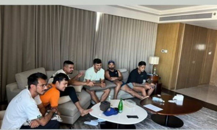 रोहित शर्मा ने IPL ऑक्शन देख रहे टीम इंडिया के खिलाड़ियों की फोटो शेयर की ,कहा- कुछ परेशान और कुछ खु