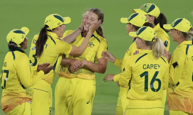 Australia Women Retain Ashes After Win In 1st ODI Against England 