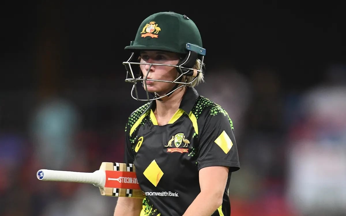 Beth Mooney Likely To Miss Second Women's Ashes ODI After Suffering ...
