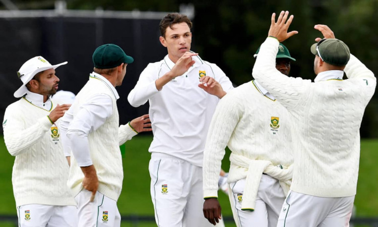 South Africa continue their series fightback on day two