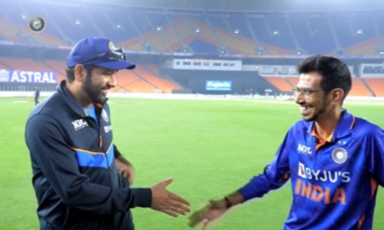 Cricket Image for VIDEO : 'ऑक्शन भी आ रहा है, गुड लक चहल भाई', रोहित शर्मा ने कुछ ऐसे लिए चहल के मज़