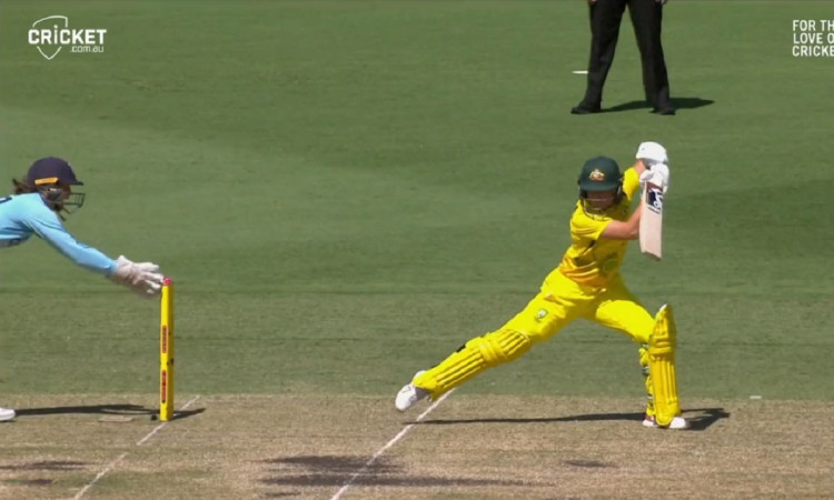 Cricket Image for WATCH: Amy Jones' Lightning Quick Stumping Gets Alyssa Healy Out 