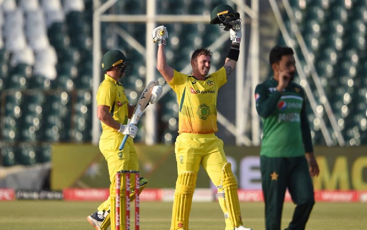 australia set 349 runs target for pakistan in second odi