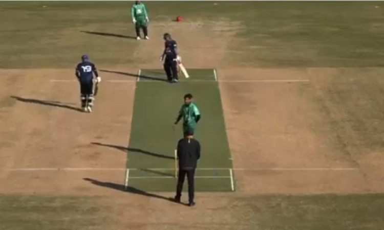 Cricket Image for VIDEO : गेंद हाथ से छूटी नहीं कि आधी पिच पर पहुंच गया बल्लेबाज़, वीडियो देखकर हो ज
