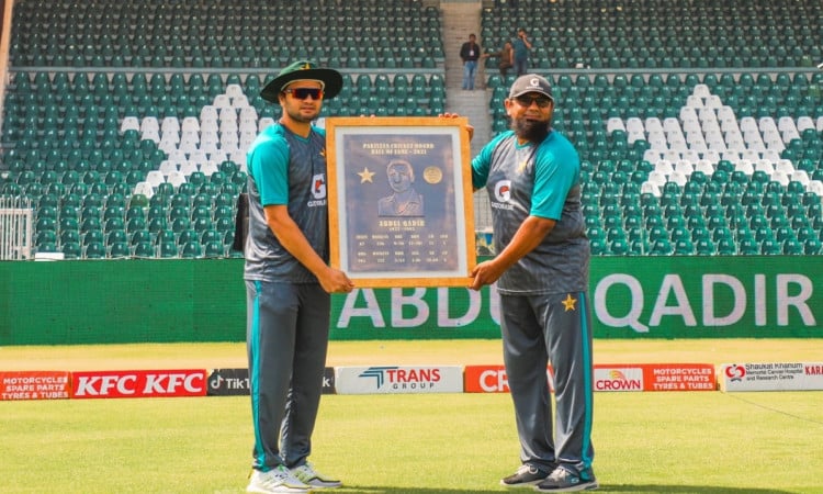 Cricket Image for Late Abdul Qadir Inducted Into The PCB Hall Of Fame