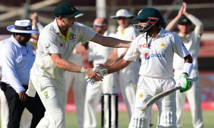 Solid Babar Azam keeps Pakistan in hunt vs Australia