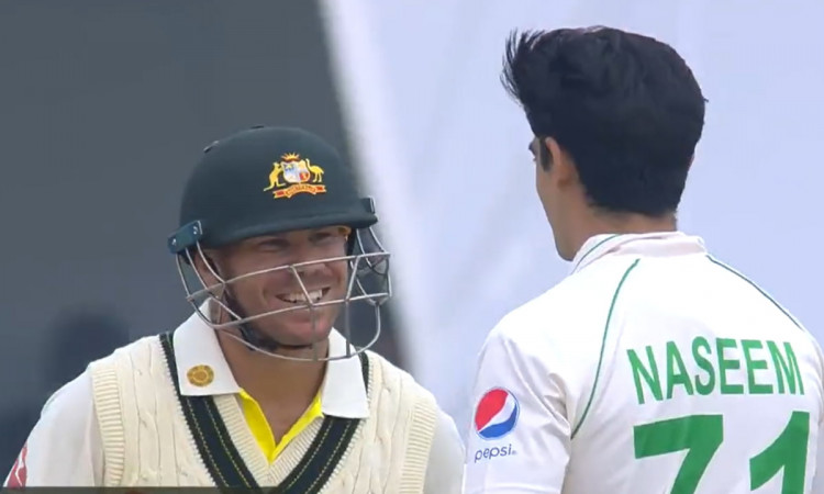 Cricket Image for VIDEO: 19 साल के पाकिस्तानी गेंदबाज ने वॉर्नर को बॉल मारकर किया स्लेज, दिग्गज ने ऐ
