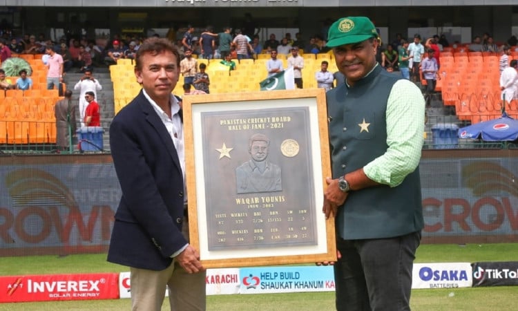 Cricket Image for PCB Inducts Former Pakistan Pacer Waqar Younus To 'Hall Of Fame'
