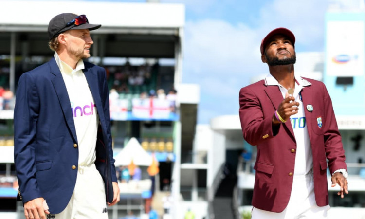 England have won the toss and have opted to bat