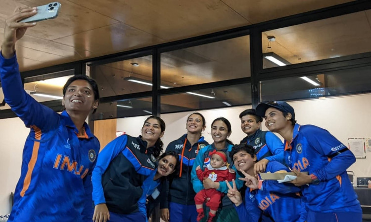 Cricket Image for Women's World Cup: Smriti Mandhana Praises Pakistan Captain Bismah Maroof