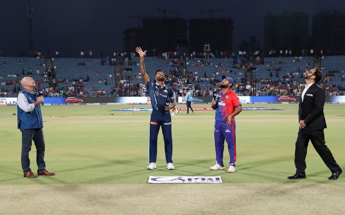 IPL 2022 Delhi Capitals opt to bowl first against Guajarat Titans