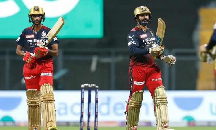 Cricket Image for Dinesh Karthik Is Playing The Best He Ever Has: Faf du Plessis