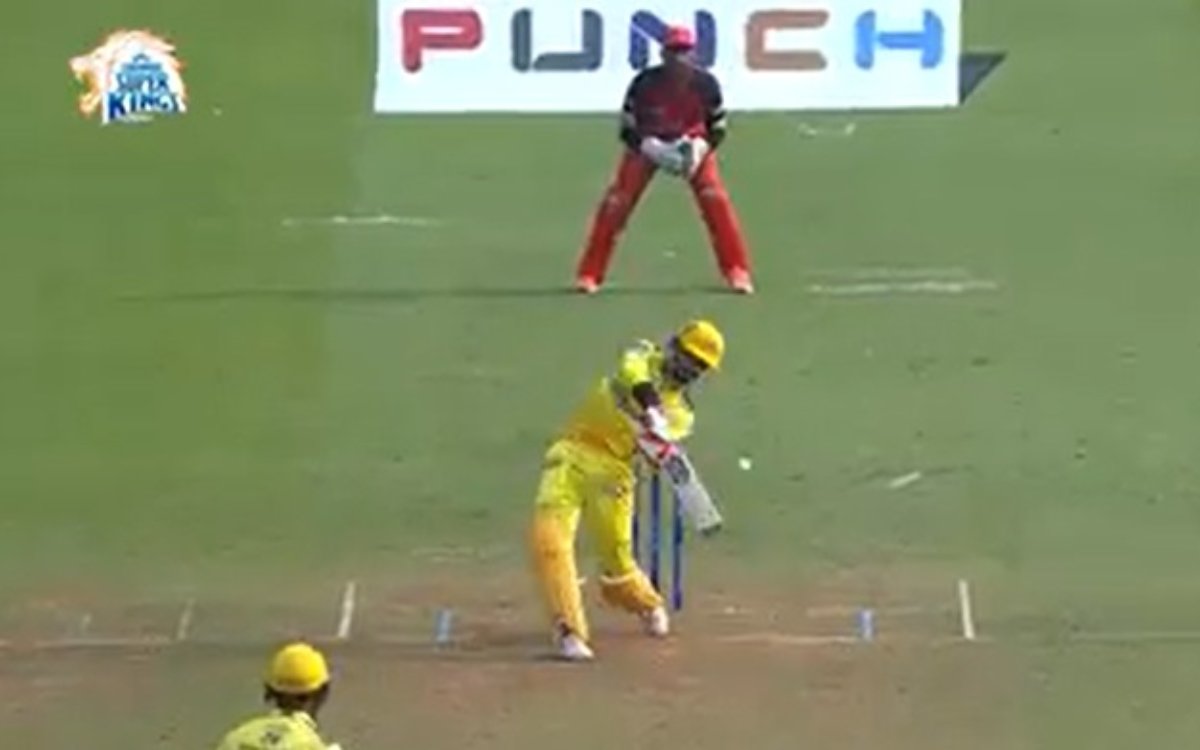 Cricket Image for VIDEO : जडेजा ने सिखाया नटराजन को सबक, तीर जैसा सीधा छक्का लगाकर दी पारी को उड़ान