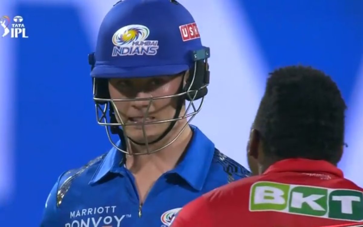 Cricket Image for VIDEO : ओडेन स्मिथ ने खोया आपा, बेबी एबी को आउट करने के बाद दिया भड़कीला 'Send Off
