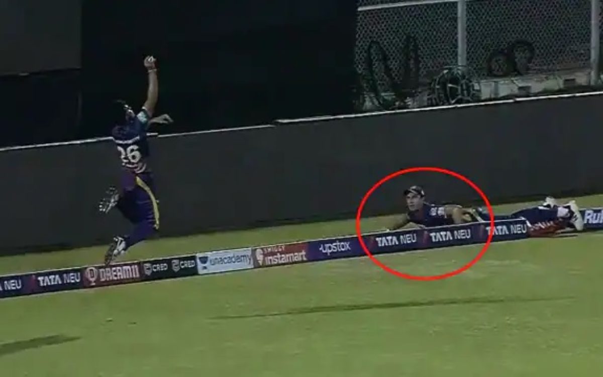 Cricket Image for VIDEO : कमिंस-मावी ने कर डाला करिश्मा, कैच देखकर सब रह गए हैरान