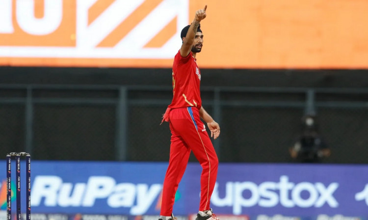 Cricket Image for Electrifying Bowling From Harpreet, Ellis Restricts SRH To 157/8