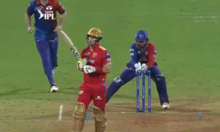 Cricket Image for VIDEO : कुलदीप की धुन पर नाचे लिविंगस्टोन, पंत ने भी मज़े लेकर बिखेरी गिल्लियां