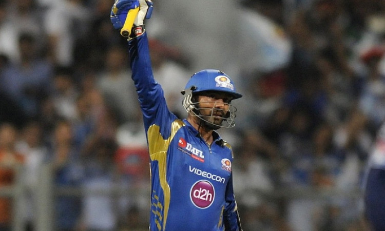 Cricket Image for RCB's Dinesh Karthik Experesses Support For MI Through A 'Find In Archives'