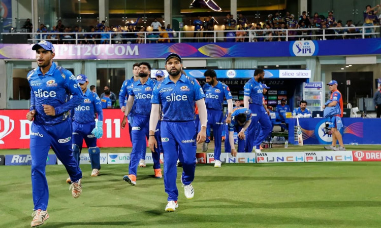 Cricket Image for Rohit Sharma Praises Bumrah's 'Special' Bowling Performance 