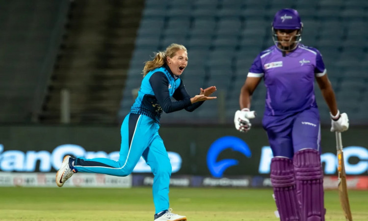 Cricket Image for Supernovas Clinch Women's T20 Challenge 2022 Title With A Thrilling 4 Run Against 