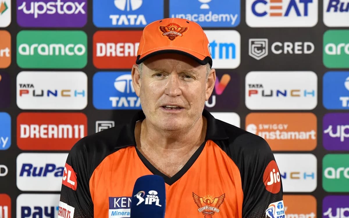 SRH coach Tom Moddy reacts after team's loss against DC