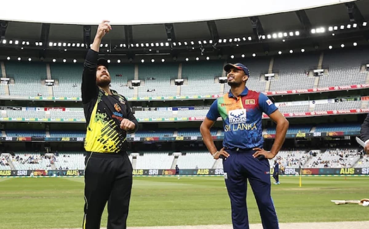 Australia opt to bowl first against Sri lanka in second odi