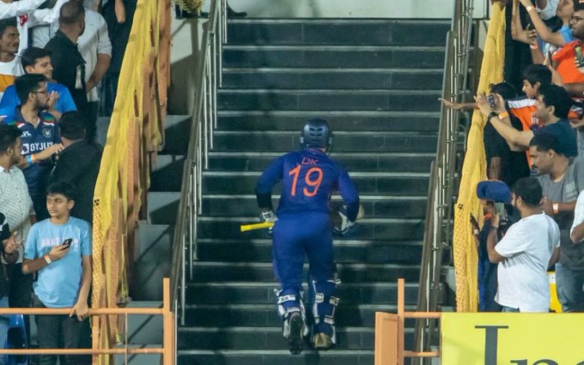 Cricket Image for जर्सी नंबर 19, DK  द फिनिशर : वर्ल्ड कप का टिकट लेकर ही मानेंगे दिनेश कार्तिक
