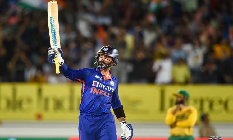 Cricket Image for Sunil gavaskar Confident On Dinesh Karthik's Selection For T20 World Cup