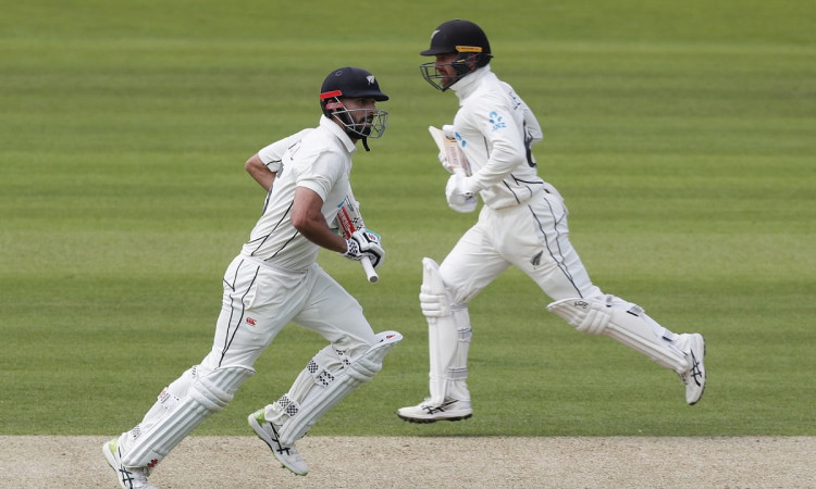 Cricket Image for Mitchell & Blundell Stabilize NZ In Second Innings After Early Wickets By England