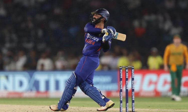 Cricket Image for WATCH: Finisher Dinesh Karthik Smacks 21 Runs Off 5 Deliveries To Strengthen His C