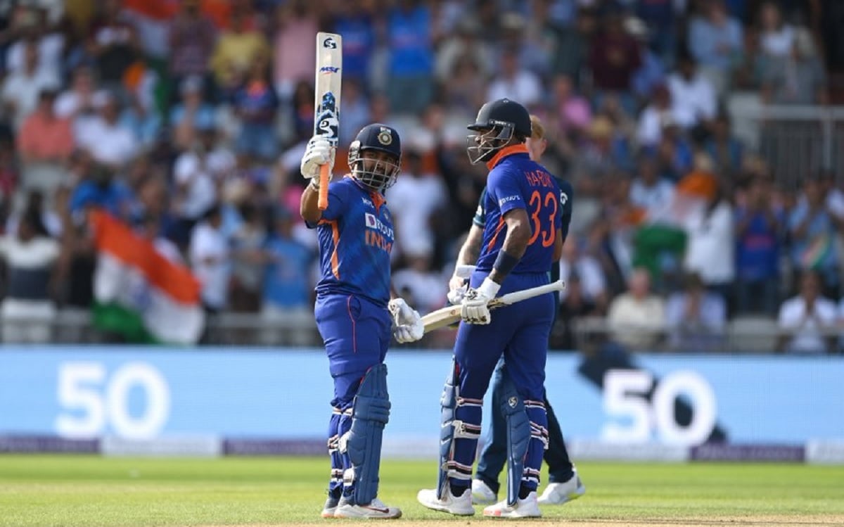 India beat England by 5 wicket in third odi to clinch series 2-1