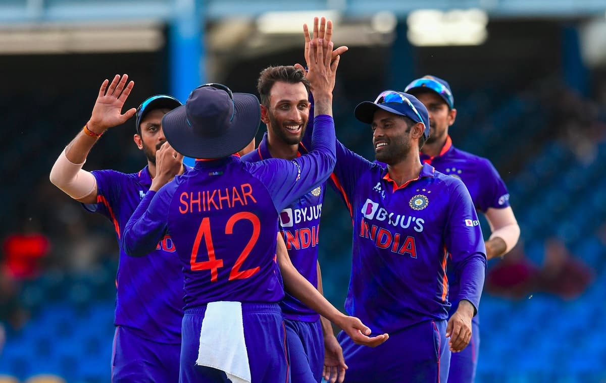 IND vs WI: गिल-चहल के दम पर टीम इंडिया ने तीसरा वनडे 119 रनों से जीता, वेस्टइंडीज को क्लीन स्वीप कर 