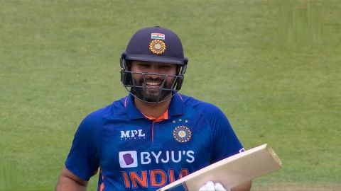 सिक्सर किंग Rohit Sharma ने तूफानी पचास से मचाया धमाल, वनडे में ऐसा करने वाले पहले भारतीय क्रिकेटर ब