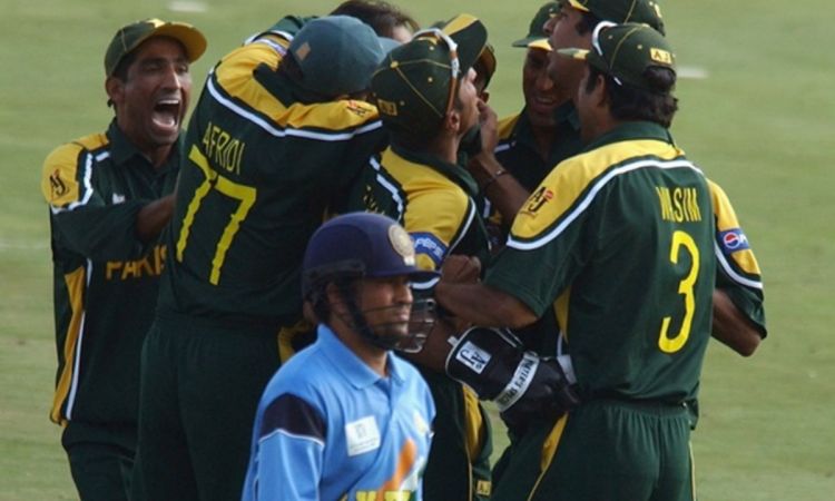 Cricket Image for 'ODI क्रिकेट मर रहा है, ये अब सिर्फ एक खिंचाव है', 502 वनडे विकेट लेने वाले दिग्गज