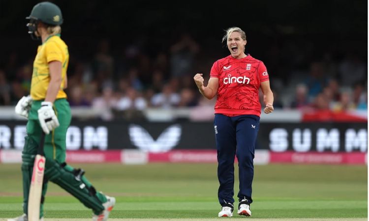 Cricket Image for Brunt's Four-Wicket Haul Helps England Women Beat South Africa In First T20I