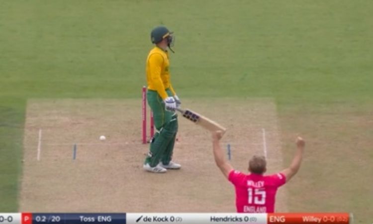 Cricket Image for VIDEO: 3 गेंदों में खत्म हुआ डी कॉक का खेल, विली ने बिखेर कर रख दी गिल्लियां