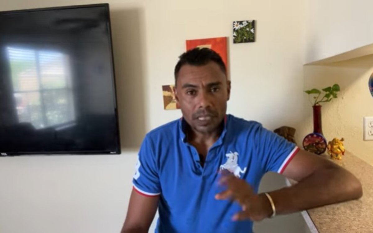 Cricket Image for VIDEO : लाइव में दानिश कनेरिया फैन पर भड़के, कहा- ' जितना भौंकते हैं, इन्हें भौंकन
