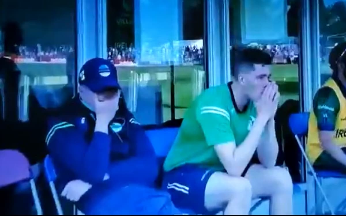 Cricket Image for फिर टूटा आयरिश दिल, डगआउट में आंसू दबाए नज़र आए खिलाड़ी; देखें VIDEO