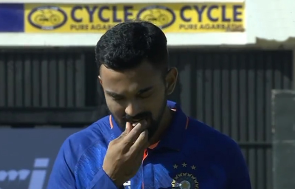 Cricket Image for IND vs ZIM: केएल राहुल ने जीता दिल, राष्ट्रगान के वक्त मुंह से निकाल फेंका च्विंगम