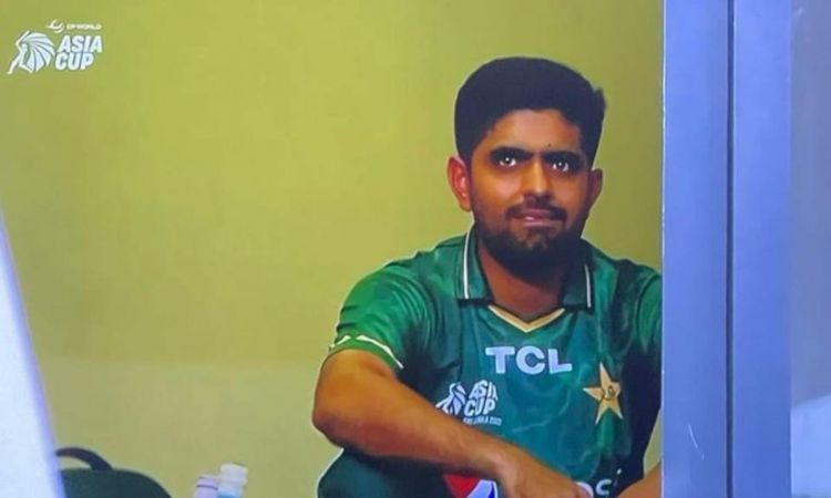 Cricket Image for VIDEO : 'बस रोए नहीं बाबर लेकिन दर्द अनंत था', नहीं देखी होगी बाबर आज़म की ऐसी हाल