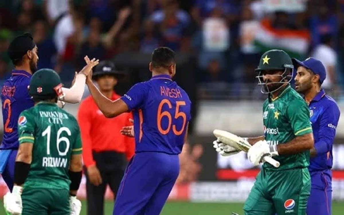 Cricket Image for IND vs PAK: Fakhar Zaman Earns Praises After Walking Off Without Any Appeal From I