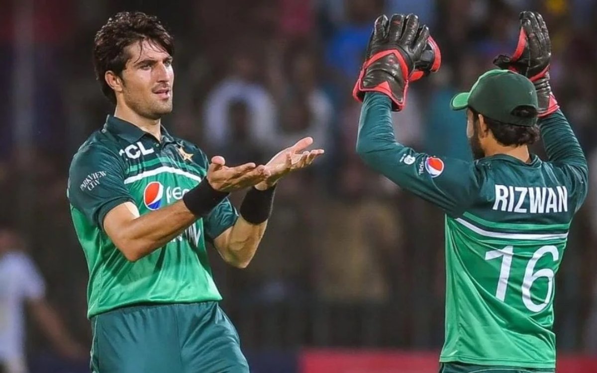 Cricket Image for IND vs PAK : पाकिस्तान को लग सकता है एक और झटका, शाहीन के बाद ये गेंदबाज़ भी हो सक