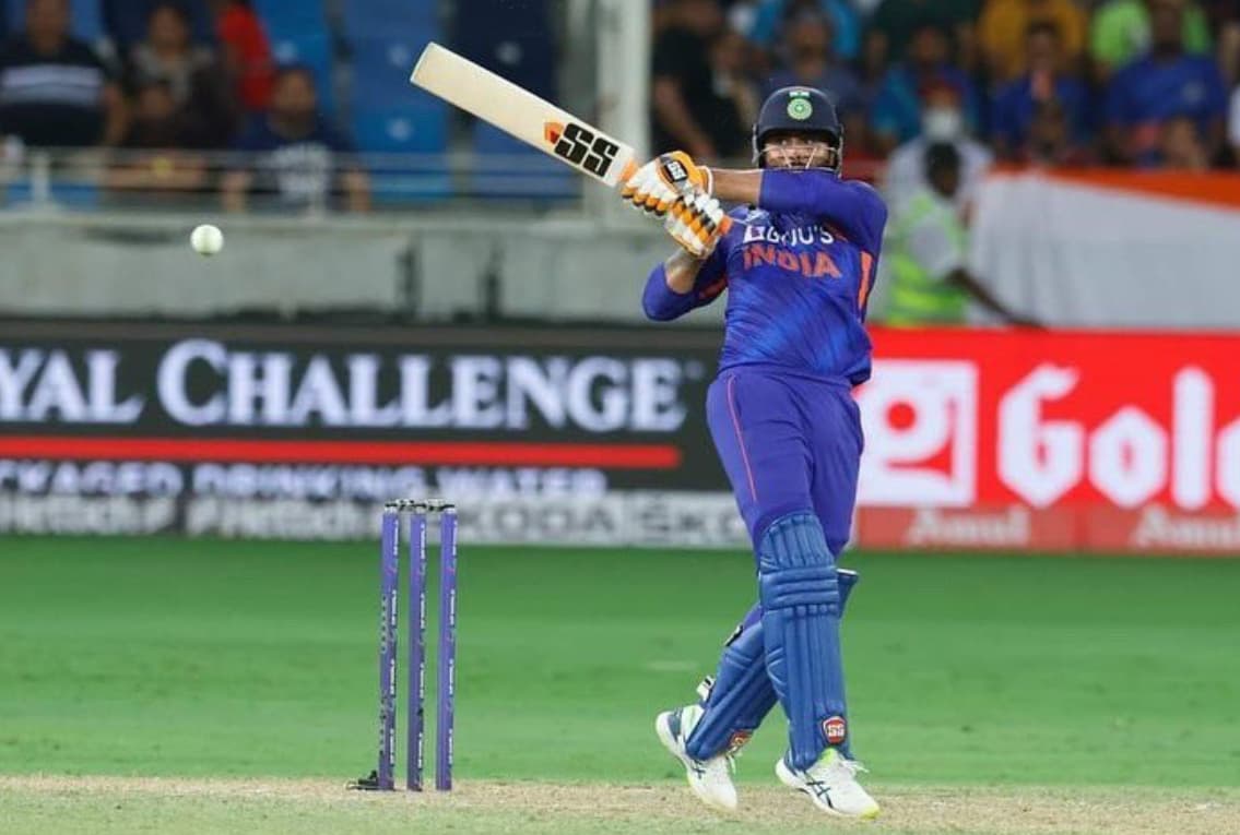 Asia Cup 2022: Ravindra Jadeja explains team's decision to send him at No. 4 vs Pakistan Asia Cup 2022: Ravindra Jadeja explains team's decision to send him at No. 4 vs Pakistan