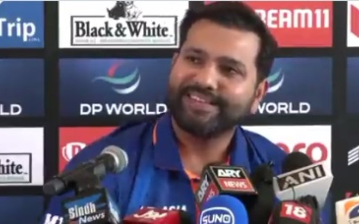 Cricket Image for VIDEO : रोहित शर्मा ने फिर ले लिए पत्रकार के मज़े, कहा- 'थोड़ा तो सीक्रेट रखने दो 