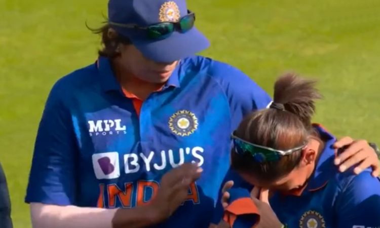 Cricket Image for Eng Vs Ind Harmanpreet Kaur Crying In Jhulan Goswami Farewell Game 