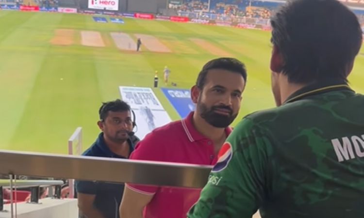 Cricket Image for IND VS PAK irfan Pathan shuts Maaro Mujhe Maaro Momin Saqib 